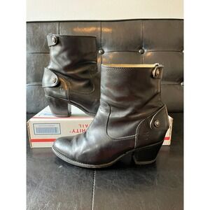Frye Carson Back Zip Black Leather‎ Ankle Boots